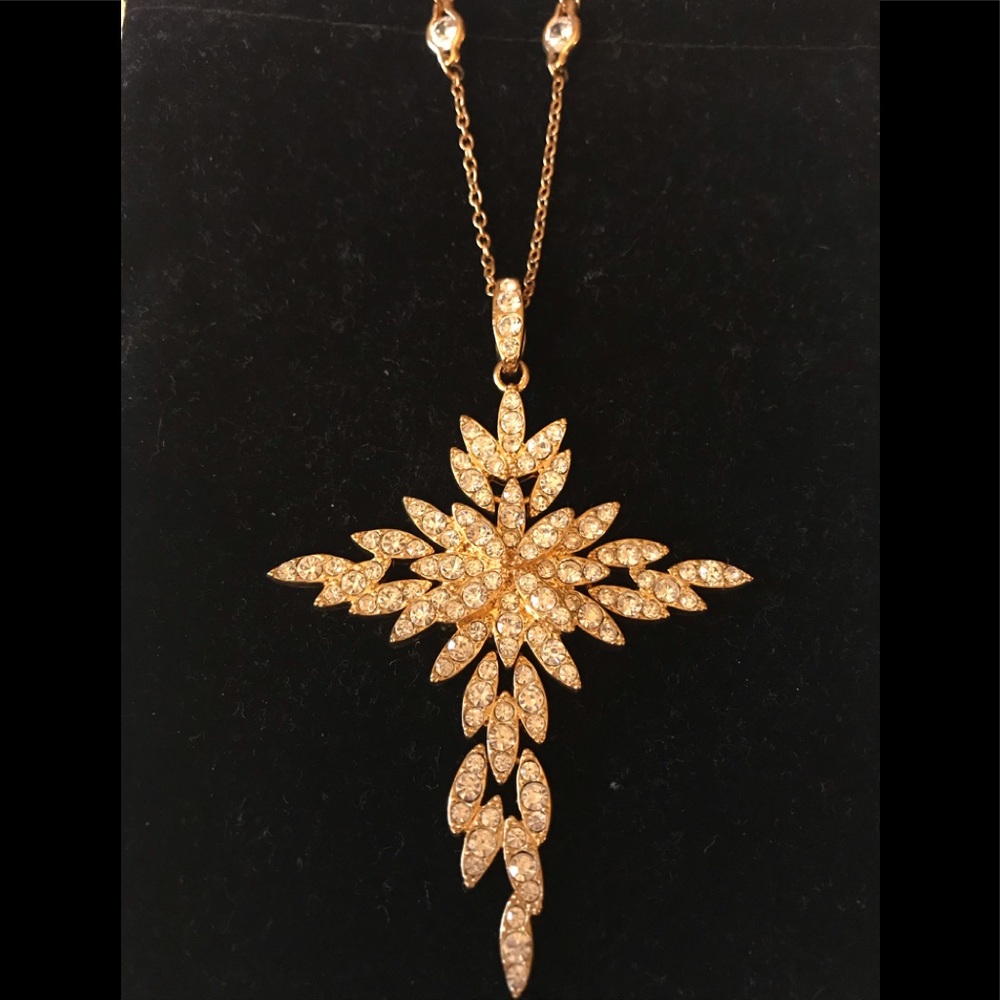 Dangling cross necklace
